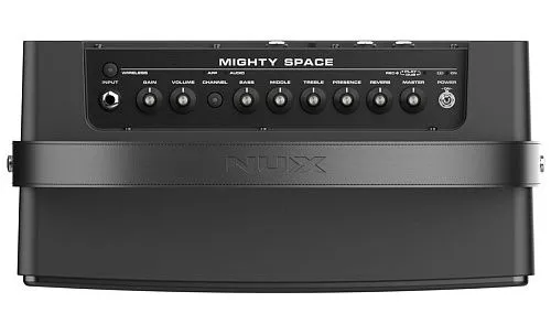 Nux Mighty-Space Портативный беспроводной комбоусилитель.