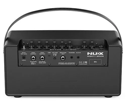 Nux Mighty-Space Портативный беспроводной комбоусилитель.